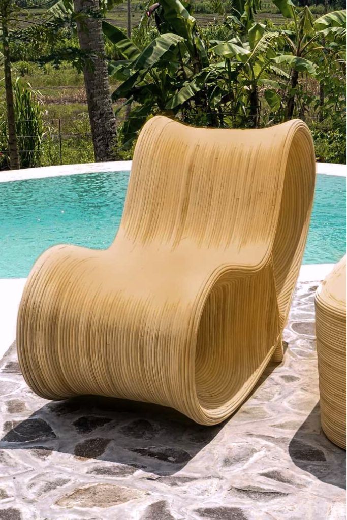 Natural rattan sun lounger – Tegal Robin ergonomic sunbed for poolside or garden, eco-friendly outdoor furniture