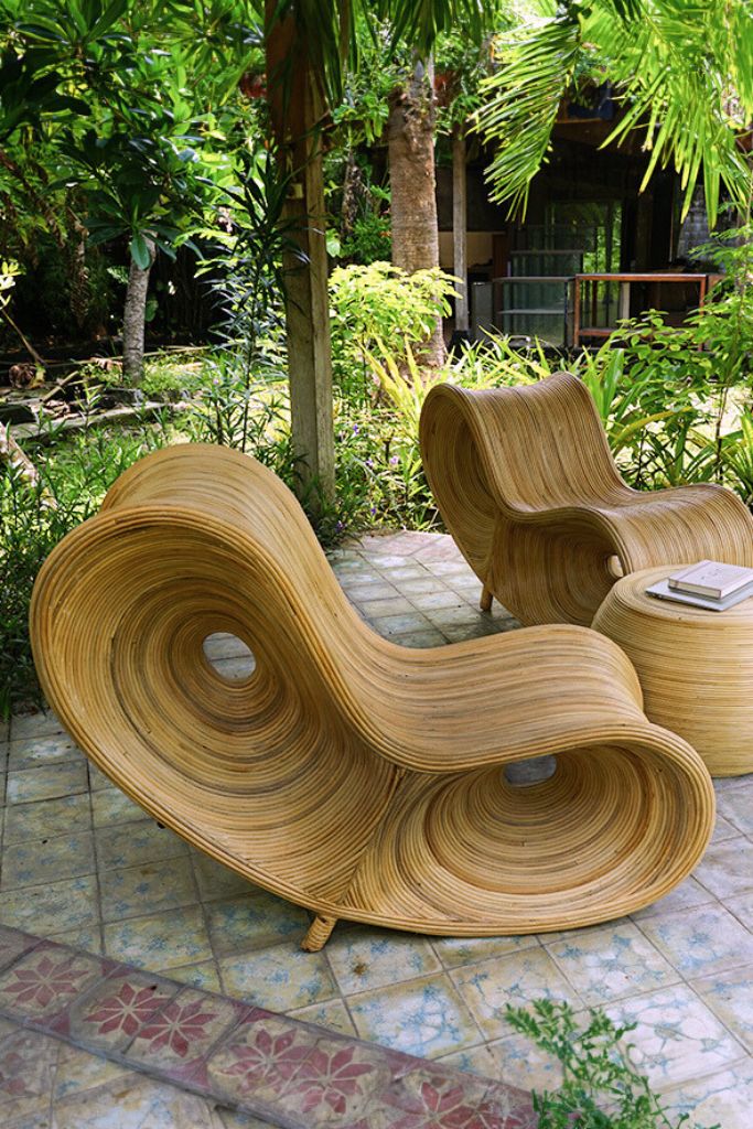 Natural rattan sun lounger – Tegal Robin ergonomic sunbed for poolside or garden, eco-friendly outdoor furniture
