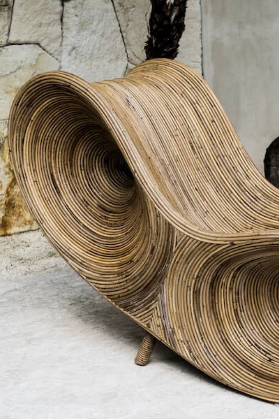 Brown rattan sun lounger - Tegal Robin ergonomic sunbed for poolside or garden, eco-friendly outdoor furniture