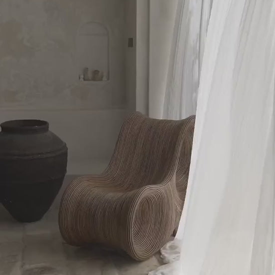 Brown rattan sun lounger - Tegal Robin ergonomic sunbed for poolside or garden, eco-friendly outdoor furniture